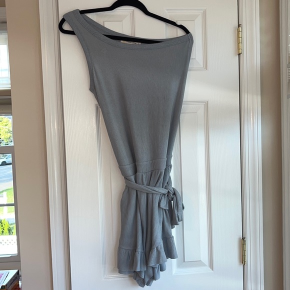 Robber One Shoulder Romper - Picture 2 of 5